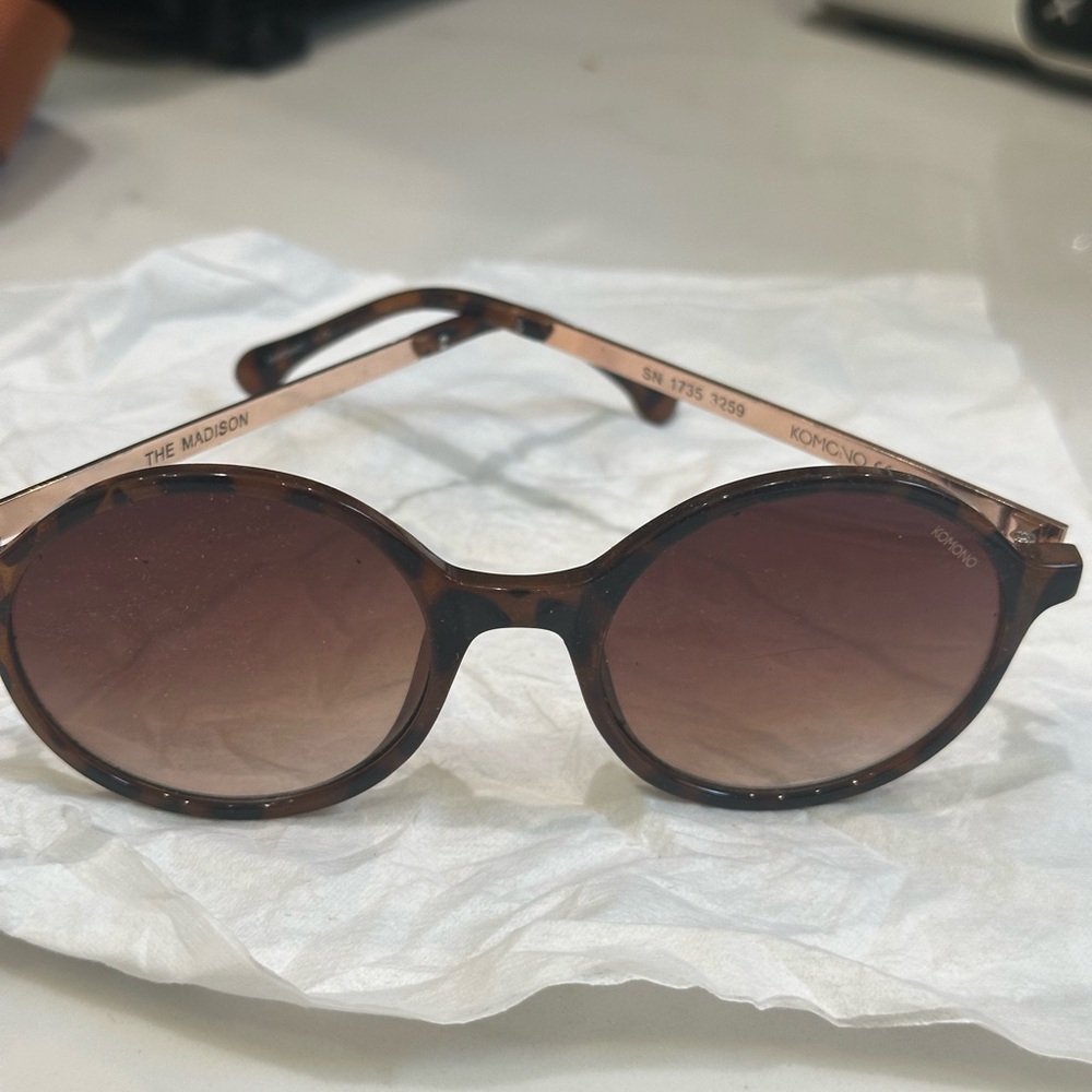 Komono Round Tortoiseshell Sunglasses with Brown Gradient Lenses
